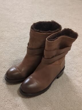 Ross & Snow Women's Christiana Brown Faux-Fur Lined Leather Boots Size 9